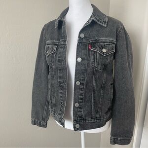 Levi’s women’s denim wash denim jacket black